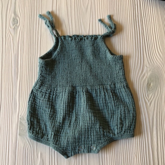 Romper - Picture 2 of 3
